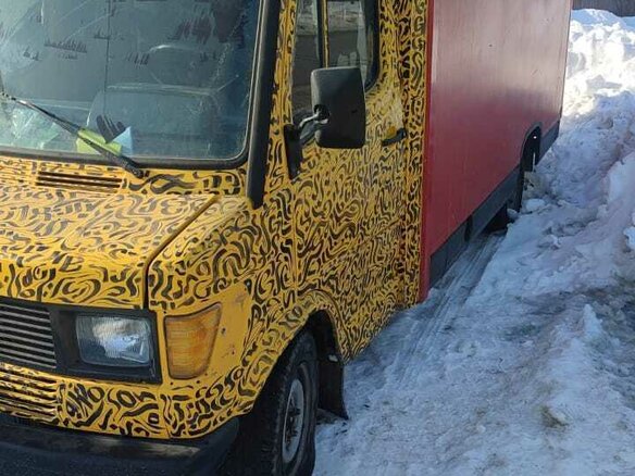 1995 Mercedes-Benz T1, жёлтый - вид 4