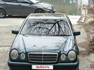 1999 Mercedes-Benz E-Класс 220 II (W210, S210), зелёный, 700000 рублей, вид 4