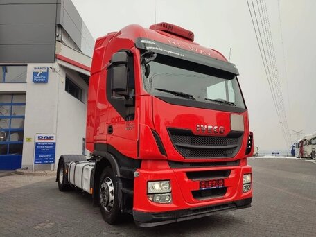 2016 Iveco Stralis, красный, 2600000 рублей, вид 1