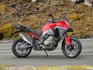 2026 Ducati Multistrada V4, красный, 3090000 рублей, вид 2