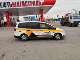 2014 Ford Galaxy II Рестайлинг, белый, 450000 рублей, вид 4