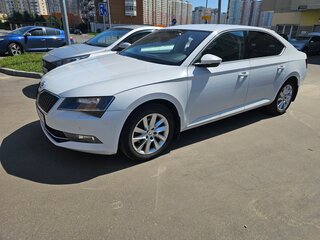 2018 Skoda Superb III, белый, 1880000 рублей, вид 2