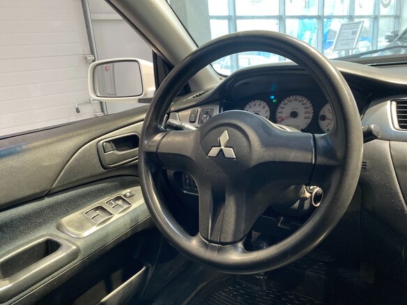 2006 Mitsubishi Lancer IX Рестайлинг, белый, 499999 рублей - вид 24