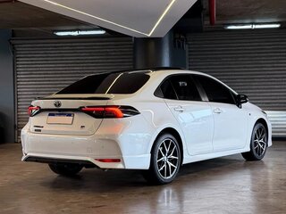 2021 Toyota Corolla XII (E210), белый, 1750000 рублей, вид 3