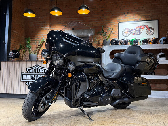 2023 Harley-Davidson Ultra Limited, чёрный, 3950000 рублей