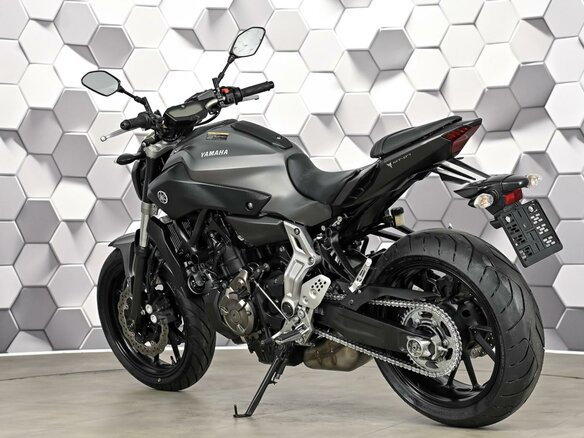 2015 Yamaha MT-07 (FZ-07), серый, 695000 рублей - вид 7