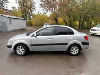 2008 Kia Rio II, серебристый, 550000 рублей, вид 4