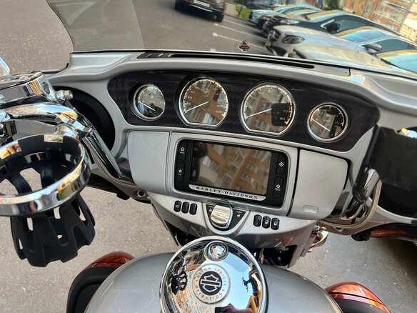 2014 Harley-Davidson Electra Glide, серебристый, 1750000 рублей - вид 20