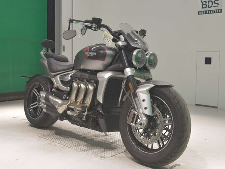 2021 Triumph Rocket III, серебристый, 2050000 рублей, вид 3