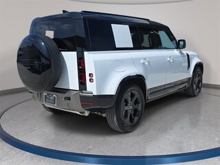2025 Land Rover Defender 110 II, белый, 16711760 рублей, вид 4