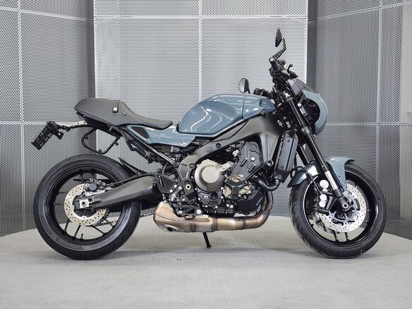 2024 Yamaha XSR900, серый, 1195000 рублей