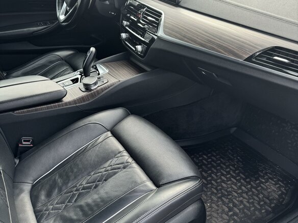 2018 BMW 5 серии 520d VII (G30/G31/G38), белый, 3000000 рублей - вид 5