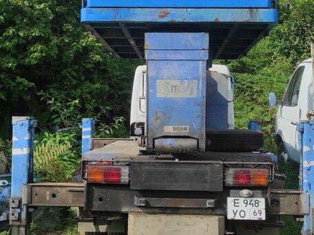 2003 Fuso (Mitsubishi) Canter, белый, 3400000 рублей, вид 3