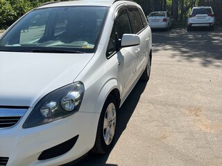 2012 Opel Zafira B Рестайлинг, белый, 1050000 рублей, вид 1