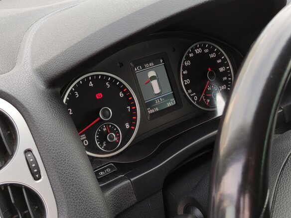 2013 Volkswagen Tiguan I Рестайлинг, белый, 2300000 рублей - вид 8