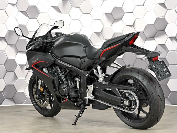 2026 Honda CBR 650R, чёрный, 1377000 рублей - вид 7