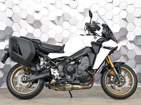 2024 Yamaha MT-09 Tracer (FJ-09), белый, 1427000 рублей, вид 3