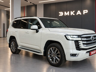 2022 Toyota Land Cruiser 300 Series, белый, 9600000 рублей, вид 4