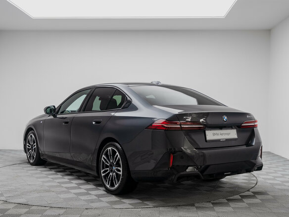 2023 BMW 5 серии 520d xDrive VIII (G60/G61/G68), серый, 7800000 рублей - вид 11
