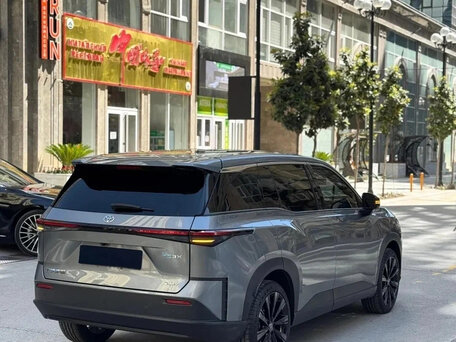2026 Toyota bZ3X 58.3 kWh, серый, 2850000 рублей, вид 1
