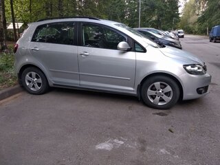 2012 Volkswagen Golf Plus II, серебристый, 1350000 рублей, вид 3