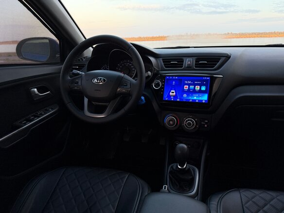 2013 Kia Rio 5-speed III, синий, 900000 рублей - вид 16