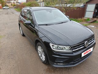 2020 Volkswagen Tiguan II, чёрный, 2000000 рублей, вид 2