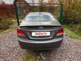 2013 Hyundai Solaris I, серый, 780000 рублей, вид 4