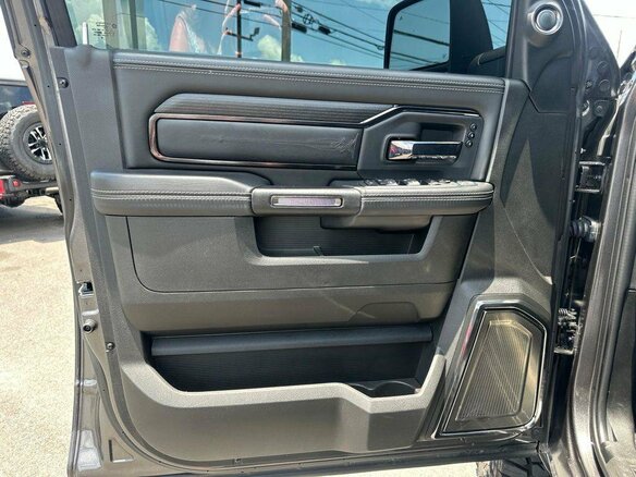 2024 RAM 2500, чёрный, 10980000 рублей - вид 32