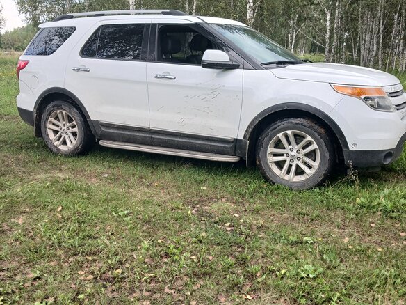 2014 Ford Explorer V, белый, 1300000 рублей - вид 2