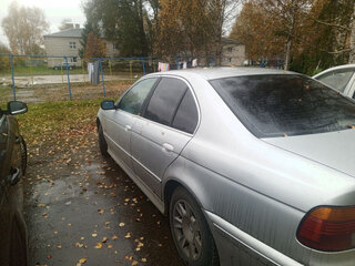 2001 BMW 5 серии 520i IV (E39) Рестайлинг, серебристый, 380000 рублей, вид 4