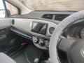 2011 Toyota Vitz III (XP130), серый, 860000 рублей - вид 9