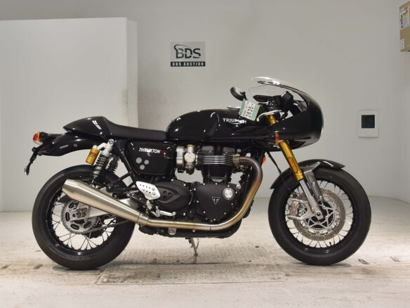 2024 Triumph Thruxton, чёрный, 1400000 рублей