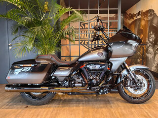 2025 Harley-Davidson CVO Road Glide, чёрный, 6500000 рублей, вид 3