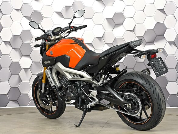 2014 Yamaha MT-09 (FZ-09), оранжевый, 727000 рублей - вид 7