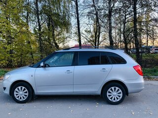 2013 Skoda Fabia II Рестайлинг, серебристый, 590000 рублей, вид 3