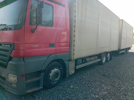 2008 Mercedes-Benz Actros, красный, 4000000 рублей, вид 1