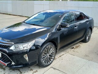 2016 Toyota Camry VII (XV50) Рестайлинг, чёрный, 2100000 рублей, вид 1