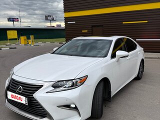 2017 Lexus ES 250 VI Рестайлинг, белый, 3500000 рублей, вид 1