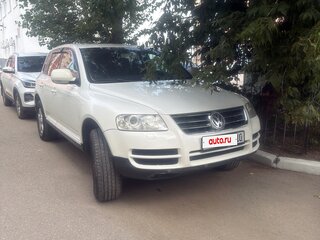 2006 Volkswagen Touareg I, белый, 550000 рублей, вид 3