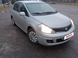 2011 Nissan Tiida I Рестайлинг, серебристый, 650000 рублей, вид 2