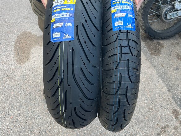2019 Honda VFR 800, красный, 950000 рублей - вид 4