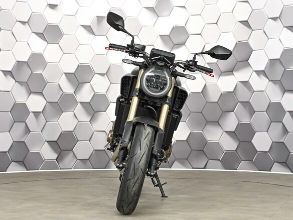 2024 Honda CB 650R, серый, 1177000 рублей - вид 4