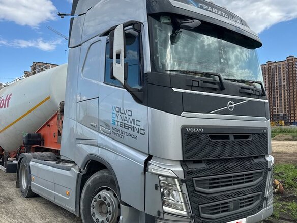 2019 Volvo FH, серебристый, 9900000 рублей - вид 2