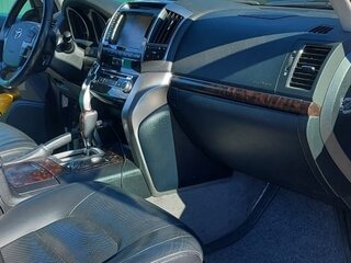 2015 Toyota Land Cruiser 200 Series Рестайлинг 1, белый, 6200000 рублей, вид 5