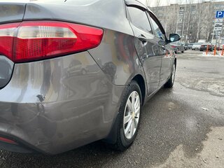 2014 Kia Rio 5-speed III, серый, 750000 рублей, вид 4