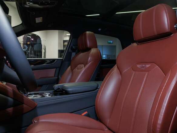 2025 Bentley Bentayga I Рестайлинг, чёрный, 34500000 рублей - вид 10