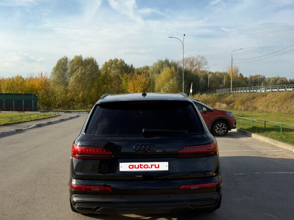 2021 Audi Q7 45 TDI II (4M) Рестайлинг, чёрный, 6950000 рублей - вид 4