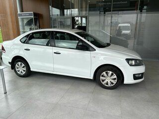 2018 Volkswagen Polo V Рестайлинг, белый, 749000 рублей, вид 4