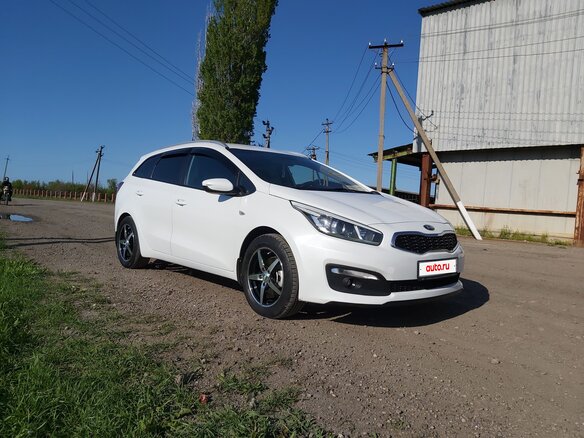 2016 Kia Ceed II Рестайлинг, белый, 1100000 рублей